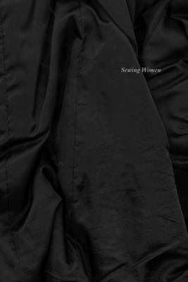 Sewing Women: Immigrants and the New York City Garment Industry by Chin, Margaret