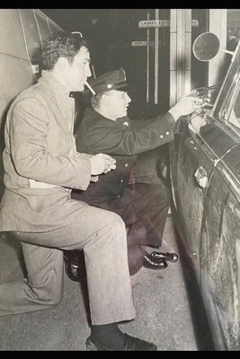 Spy Interrogations Lead to Investigative Reporting - A Fading Art by Williams, Thomas Dennie